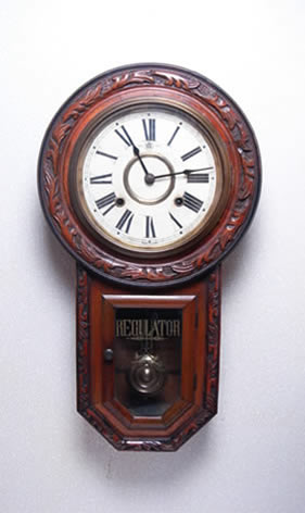 丸型木彫小型掛時計